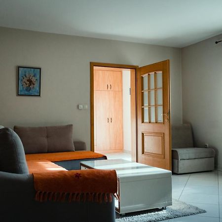 Holiday Home Rozic - Villa With Private Seasonal Heated Pool Mostar Extérieur photo