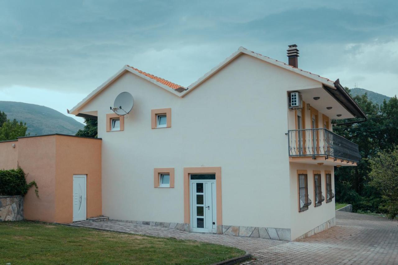 Holiday Home Rozic - Villa With Private Seasonal Heated Pool Mostar Extérieur photo