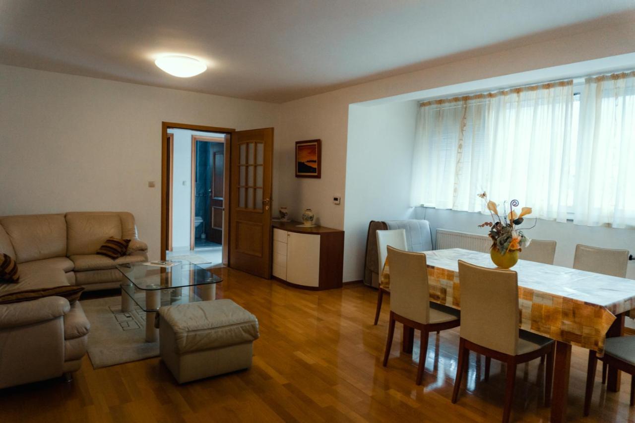 Holiday Home Rozic - Villa With Private Seasonal Heated Pool Mostar Extérieur photo