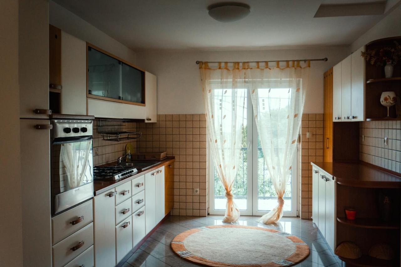 Holiday Home Rozic - Villa With Private Seasonal Heated Pool Mostar Extérieur photo