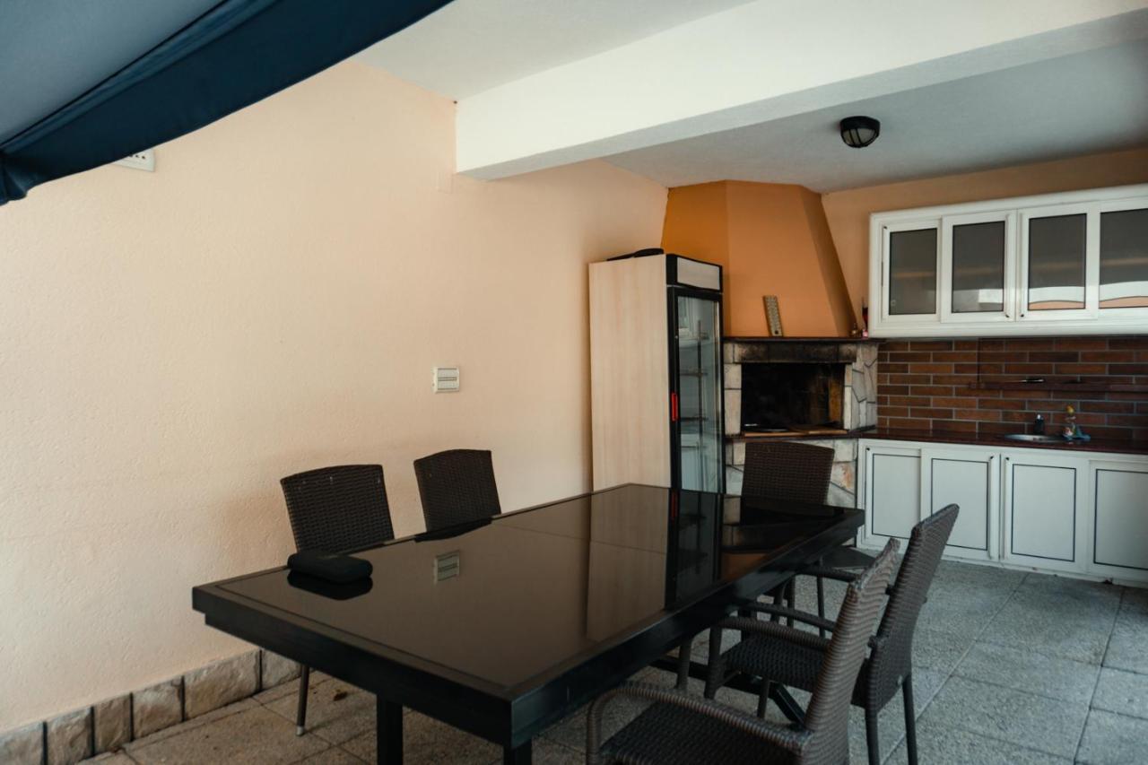 Holiday Home Rozic - Villa With Private Seasonal Heated Pool Mostar Extérieur photo