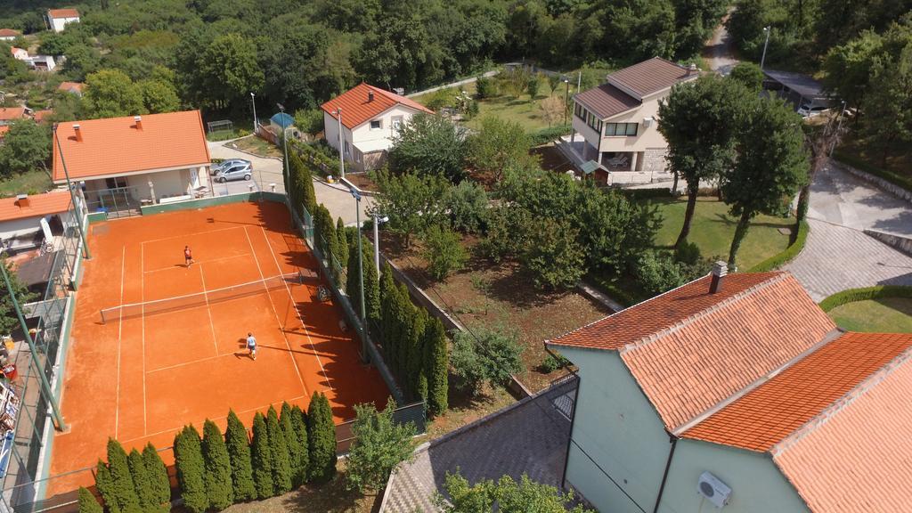 Holiday Home Rozic - Villa With Private Seasonal Heated Pool Mostar Extérieur photo